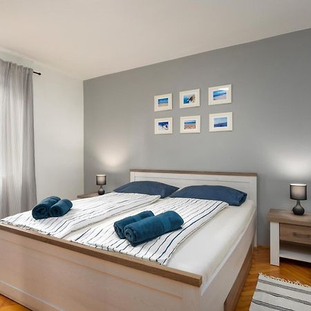 Blue Apartment 브르사르 외부 사진